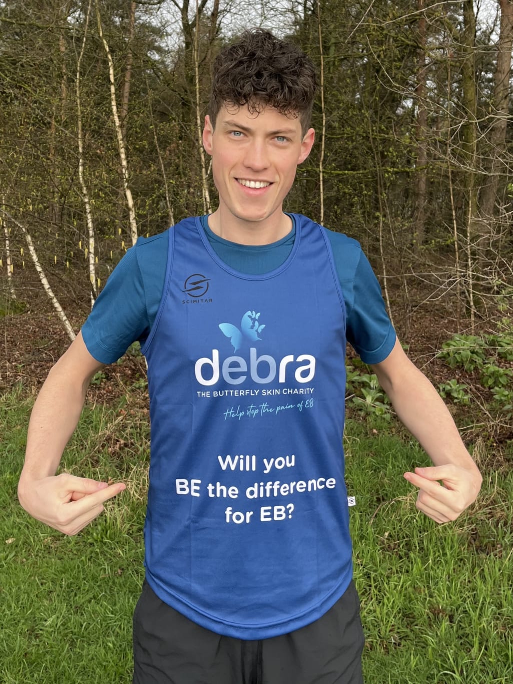 Luuk Maas, wearing a DEBRA UK running vest for the 2024 London Marathon