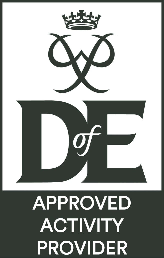 Duke of edinburgh award logo with text - Approved activity provider